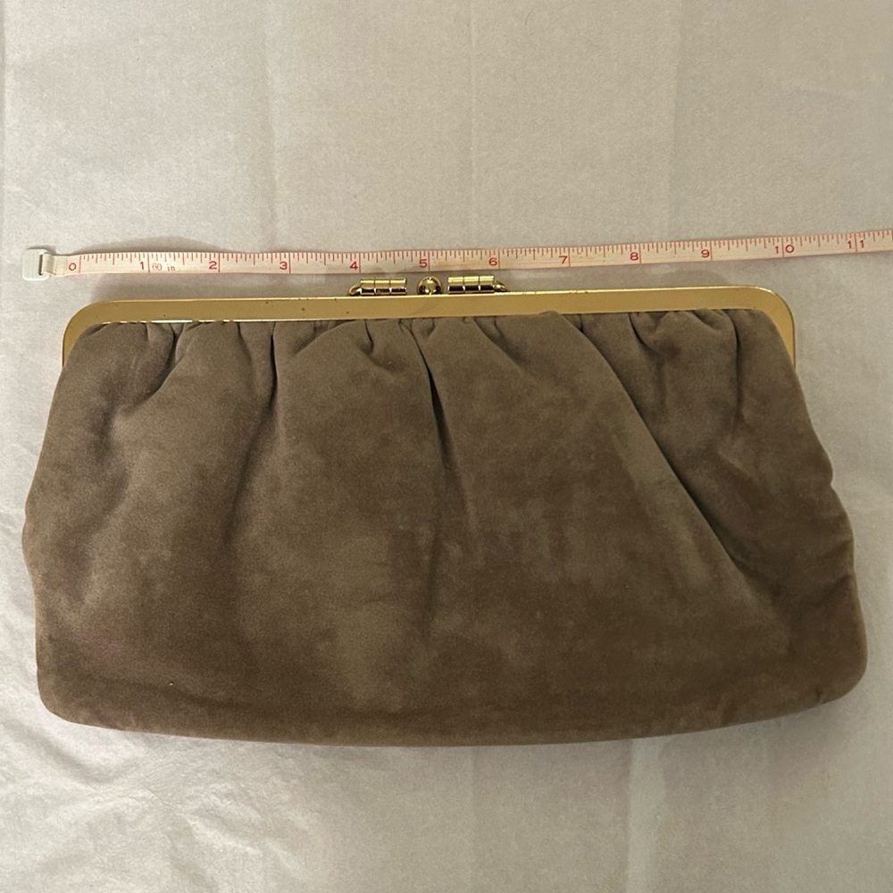 Vintage Velveteen Clutch Purse in light brown with gold-tone hardware - Picture 2 of 10